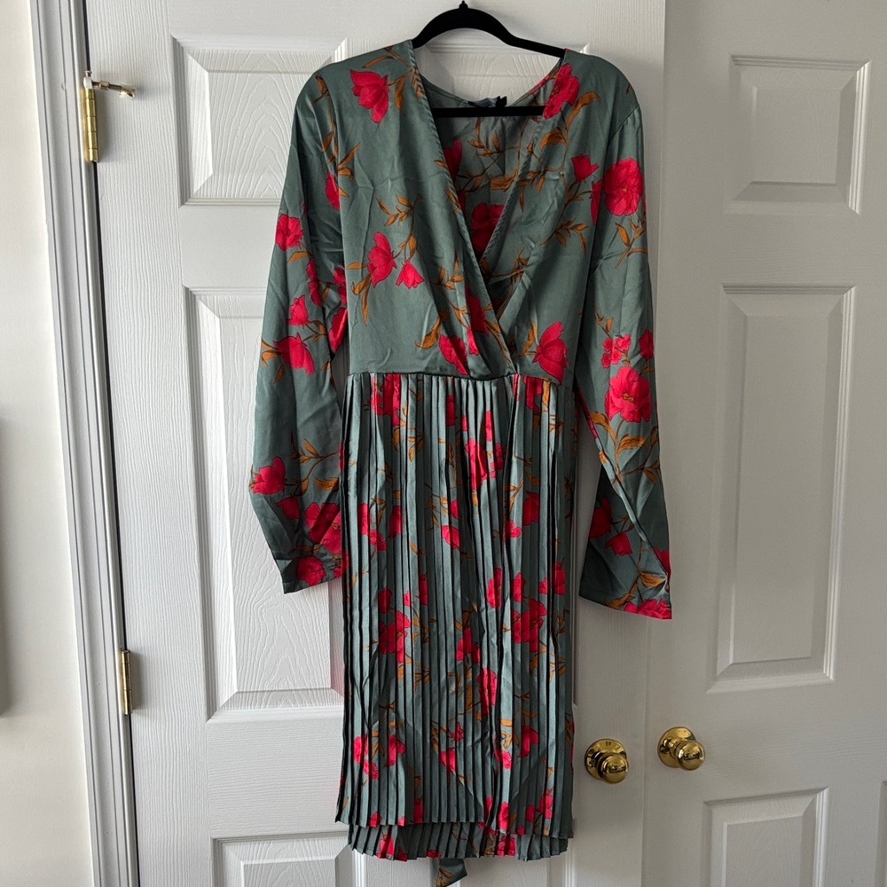 PrettyLittleThing Long Sleeve Floral Dress in Red and Green